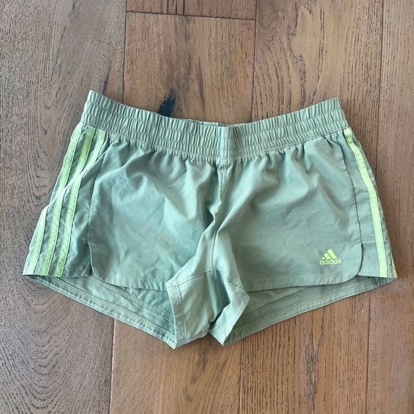 adidas Pants - Adidas Women Shorts Medium Green Lightweight Athletic Sporty Lounge